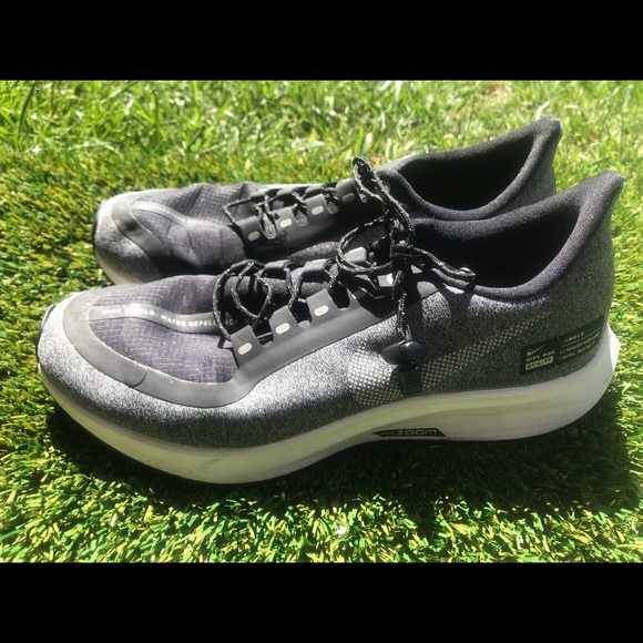 women's nike shield shoes